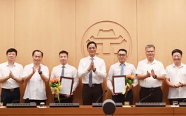 Công bố quyết định công tác cán bộ tại Văn phòng UBND Thành phố