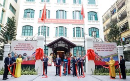 Hanoi chairman appoints new leaders for newly established Cua Nam Ward