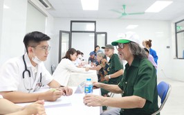 Phường Vĩnh Hưng: Khám bệnh, phát thuốc cho gần 500 người có công và người cao tuổi dịp Quốc khánh