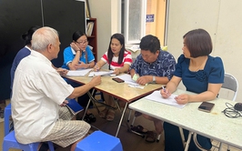 Phường Phú Diễn tích cực triển khai hỗ trợ người dân nhận quà Tết Độc lập 2/9