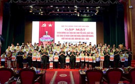 Bộ Tư lệnh Thủ đô Hà Nội gặp mặt, tuyên dương học sinh tiêu biểu, xuất sắc