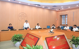Phó Chủ tịch UBND Thành phố Trương Việt Dũng làm việc với các chuyên gia, nhà khoa học về kế hoạch phát triển dữ liệu lớn