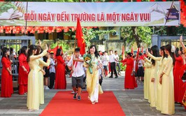 Học sinh phường Tây Hồ rộn ràng ngày tựu trường