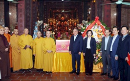 Phó Bí thư Thường trực Thành ủy Nguyễn Văn Phong thăm, chúc Tết Thành hội Phật giáo Hà Nội