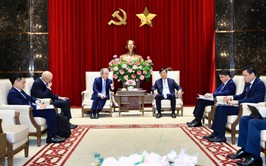 Hanoi pledges maximum support for strategic investors and smart city development initiatives