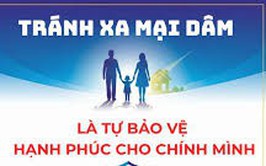 Tặng Bằng khen của Chủ tịch UBND Thành phố cho các tập thể và cá nhân đã có thành tích trong công tác Phòng, chống mại dâm
