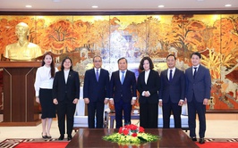 Hanoi Chairman Vu Dai Thang meets Philippine Ambassador
