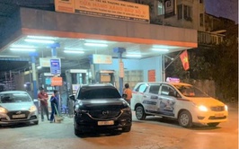 Cho Hợp tác xã Thương mại Láng Hạ tiếp tục sử dụng đất tại 544, 564, 566, 568, 570 đường Láng