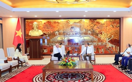 Hanoi Vice Chairman Truong Viet Dung meets Asian Infrastructure Investment Bank delegation