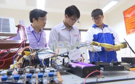 Khen thưởng cá nhân đã có thành tích tham gia Hội thi nghiên cứu khoa học, kỹ thuật quốc tế