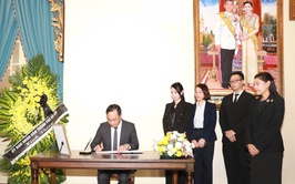 Đại diện lãnh đạo Thành phố Hà Nội viếng và ghi sổ tang tưởng niệm Công chúa Thái Lan Bajrakitiyabha Narendiradebyavati