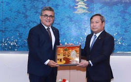 Chủ tịch UBND Thành phố Vũ Đại Thắng tiếp các đại sứ nhân dịp kết thúc và bắt đầu nhiệm kỳ công tác