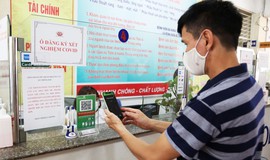 Đẩy mạnh thanh toán viện phí không dùng tiền mặt tại các Bệnh viện công lập thuộc Thành phố