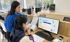 Thanh niên quận Tây Hồ triển khai đội hình tình nguyện hỗ trợ người dân thực hiện dịch vụ công trực tuyến