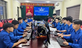 Đoàn thanh niên xã Phù Đổng tích cực tham gia hỗ trợ Cải cách hành chính và thúc đẩy Chuyển đổi số