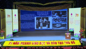 Ngành Giáo dục và Đào tạo Hà Nội đón nhận Huân chương Lao động hạng Nhất