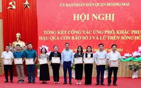 Quận Hoàng Mai: Khen thưởng 54 tập thể, 95 cá nhân có thành tích xuất sắc trong khắc phục hậu quả Bão số 3