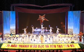 Những hình ảnh ấn tượng tại Lễ kỷ niệm 70 năm thành lập ngành Giáo dục và Đào tạo Thủ đô