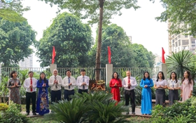 Gắn biển các công trình “Dân vận khéo” tiêu biểu trên địa bàn phường Yên Hòa và Tây Mỗ