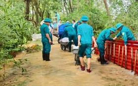 Xã Đa Phúc huy động hơn 10.600 người hộ đê, sơ tán người dân đến nơi an toàn