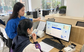 Thanh niên quận Tây Hồ triển khai đội hình tình nguyện hỗ trợ người dân thực hiện dịch vụ công trực tuyến