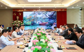Hà Nội sẵn sàng chia sẻ kinh nghiệm chuyển đổi số các cơ quan Đảng với tỉnh Cà Mau