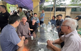 Chính quyền xã An Khánh thăm hỏi, hỗ trợ gia đình nạn nhân vụ lật tàu tại Vịnh Hạ Long