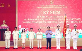 Viện Kiểm sát nhân dân thành phố Hà Nội đón nhận Huân chương Lao động hạng Ba