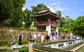 Tăng cường quản lý và nâng cao hiệu quả kinh tế từ hoạt động đón khách du lịch quốc tế