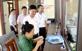 Thường trực HĐND Thành phố khảo sát về tổ chức và hoạt động của HĐND xã Hòa Lạc
