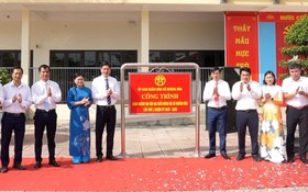 Xã Dương Hòa gắn biển công trình chào mừng Đại hội đại biểu Đảng bộ xã lần thứ I
