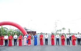 Phượng Dực gắn biển công trình chào mừng Đại hội Đảng bộ xã lần thứ I