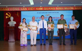 Trao giải Cuộc thi sáng tác văn học nghệ thuật 