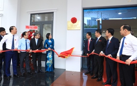 Xuân Đỉnh gắn biển công trình chào mừng Đại hội đại biểu Đảng bộ phường Xuân Đỉnh lần I