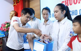 25 suất học bổng tiếp thêm động lực cho con em công nhân vệ sinh môi trường