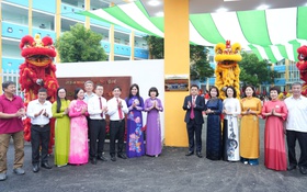 Bồ Đề gắn biển công trình Cải tạo, nâng cấp Trường THCS Gia Thụy, chào mừng Đại hội đại biểu Đảng bộ phường lần thứ I