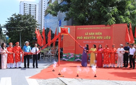 Phường Xuân Đỉnh gắn biển tên phố Nguyễn Hữu Liêu và Doãn Khuê