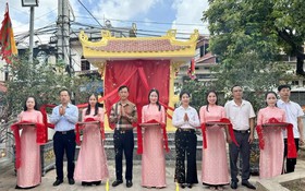 Khánh thành và gắn biển Bia di tích đình Văn Nội