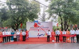 Phường Long Biên gắn biển tên tuyến phố, công trình công cộng chào mừng Quốc khánh 2/9