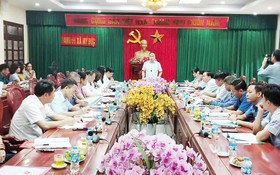 Đoàn công tác Thành ủy Hà Nội kiểm tra công tác chuẩn bị đại hội tại 12 xã