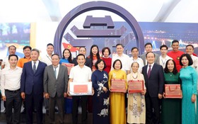 Lãnh đạo Thành phố tham quan hai không gian trưng bày của Hà Nội tại Trung tâm Triển lãm Quốc gia