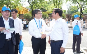 Hà Nội trân trọng tiễn các đoàn đại biểu địa phương sau Lễ kỷ niệm 80 năm Cách mạng Tháng Tám và Quốc khánh 2/9