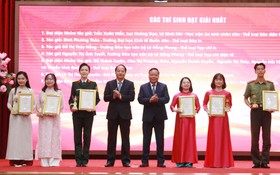Trao giải Cuộc thi chính luận bảo vệ nền tảng tư tưởng của Đảng lần thứ Năm
