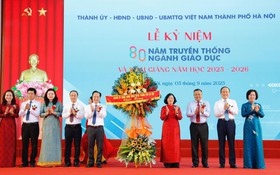 Lãnh đạo thành phố Hà Nội chúc mừng ngành Giáo dục Thủ đô nhân dịp năm học mới 2025-2026