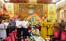 Lãnh đạo Sở Dân tộc và Tôn giáo Thành phố thăm hỏi, chúc mừng các chùa nhân dịp Lễ Vu Lan