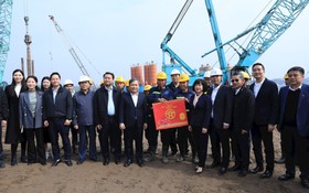 Chủ tịch UBND Thành phố Vũ Đại Thắng thăm, chúc Tết các đơn vị làm nhiệm vụ trọng yếu