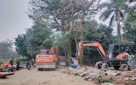 Phường Thượng Cát cưỡng chế, xử lý dứt điểm 7 bãi cát, sỏi không phép ven sông Hồng