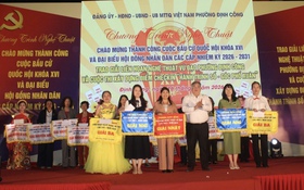 Phường Định Công: Tổ chức văn nghệ chào mừng thành công bầu cử, trao giải cuộc thi Góc đẹp và thi Vũ đạo