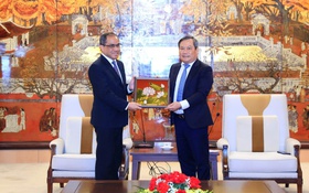 Chủ tịch UBND Thành phố Vũ Đại Thắng làm việc với Đại sứ Philippines