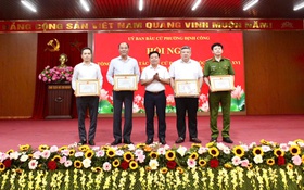 Phường Định Công: Biểu dương nhiều tập thể, cá nhân xuất sắc trong công tác bầu cử